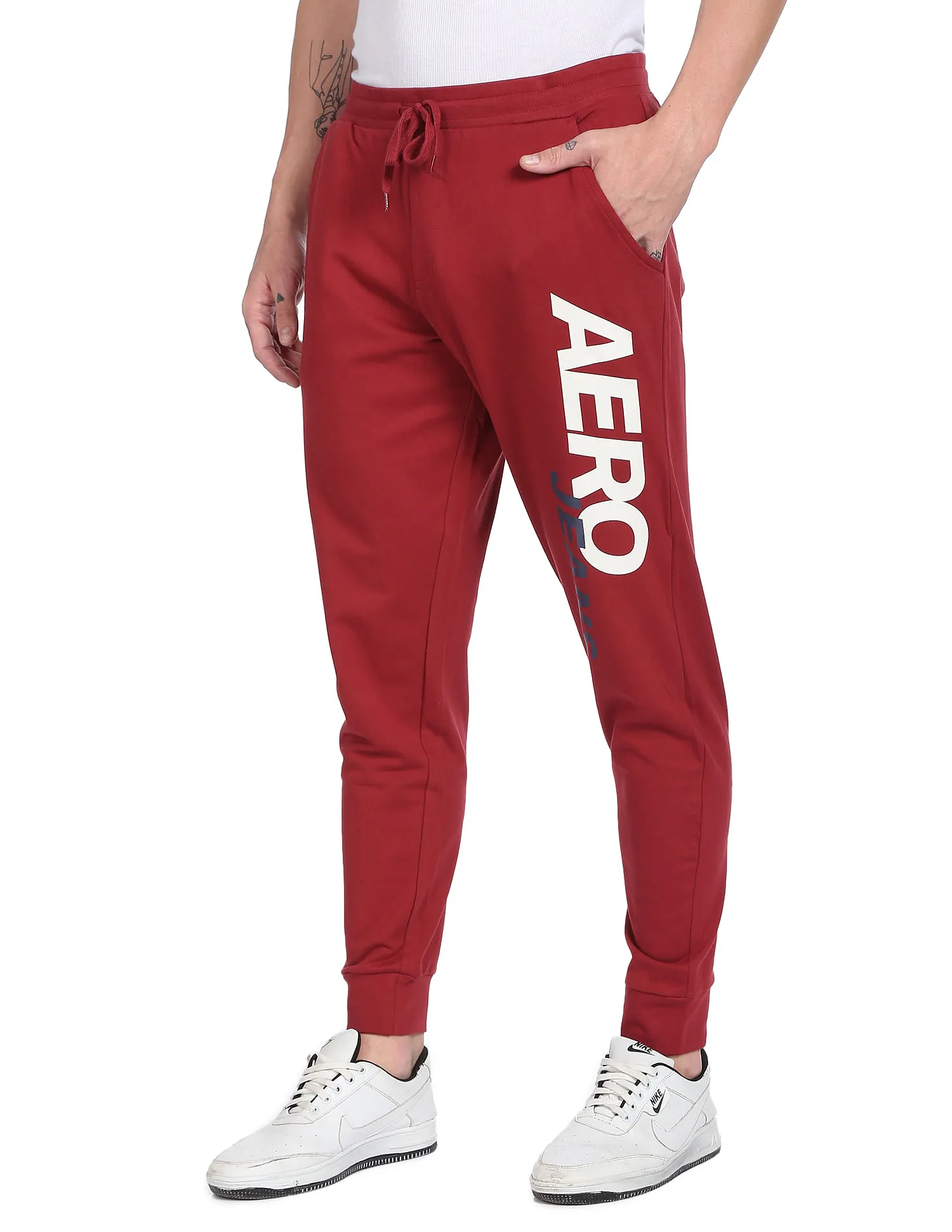 Aeropostale Men Red Brand Print Mid Rise Joggers