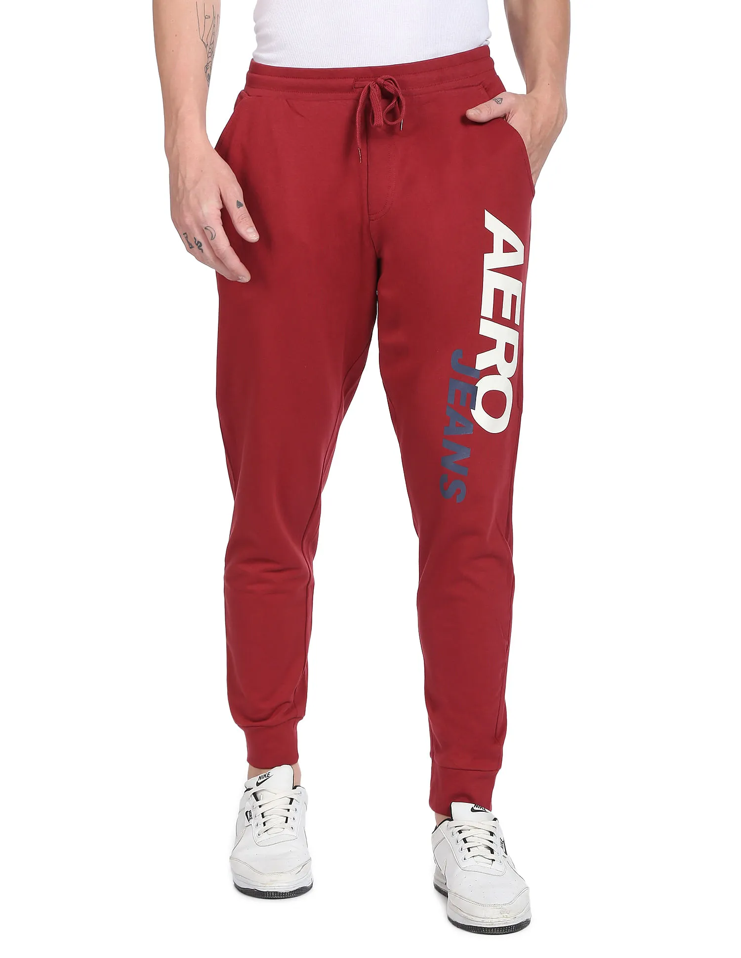 Aeropostale Men Red Brand Print Mid Rise Joggers