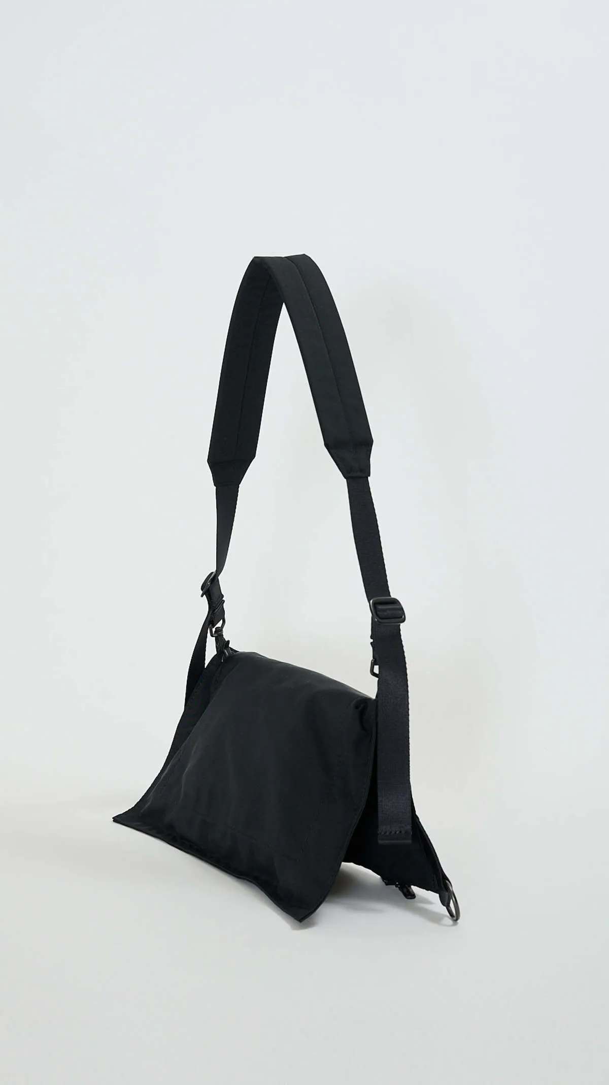 Gabardine Medium Flat Shoulder Bag - Black